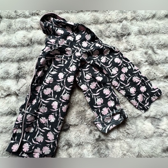 Victoria's Secret Pajamas Women's Small 2 Piece Sparkly Carnations on black - Picture 15 of 15